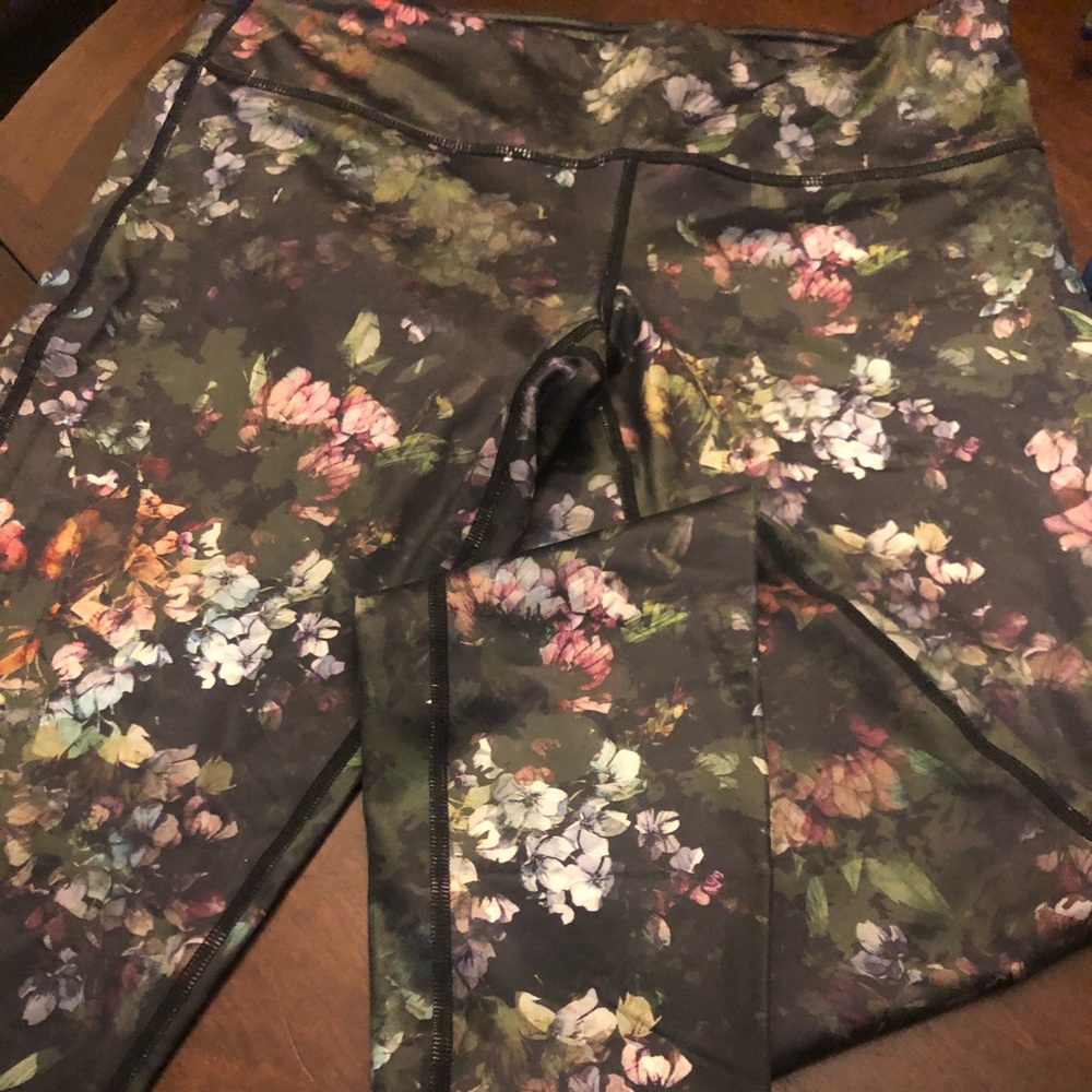 Volcom snowboarding leggings